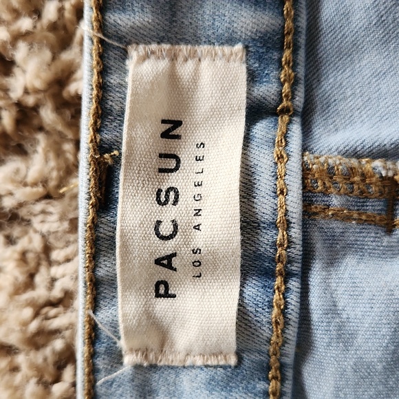 NWT Pacsun womans size 29 high rise light wash shorts - Picture 4 of 8